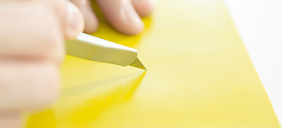 手作業でカッティングとは？